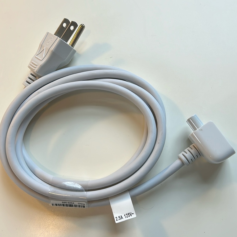NWOT Apple (Volex) Power Adapter Extension Cable